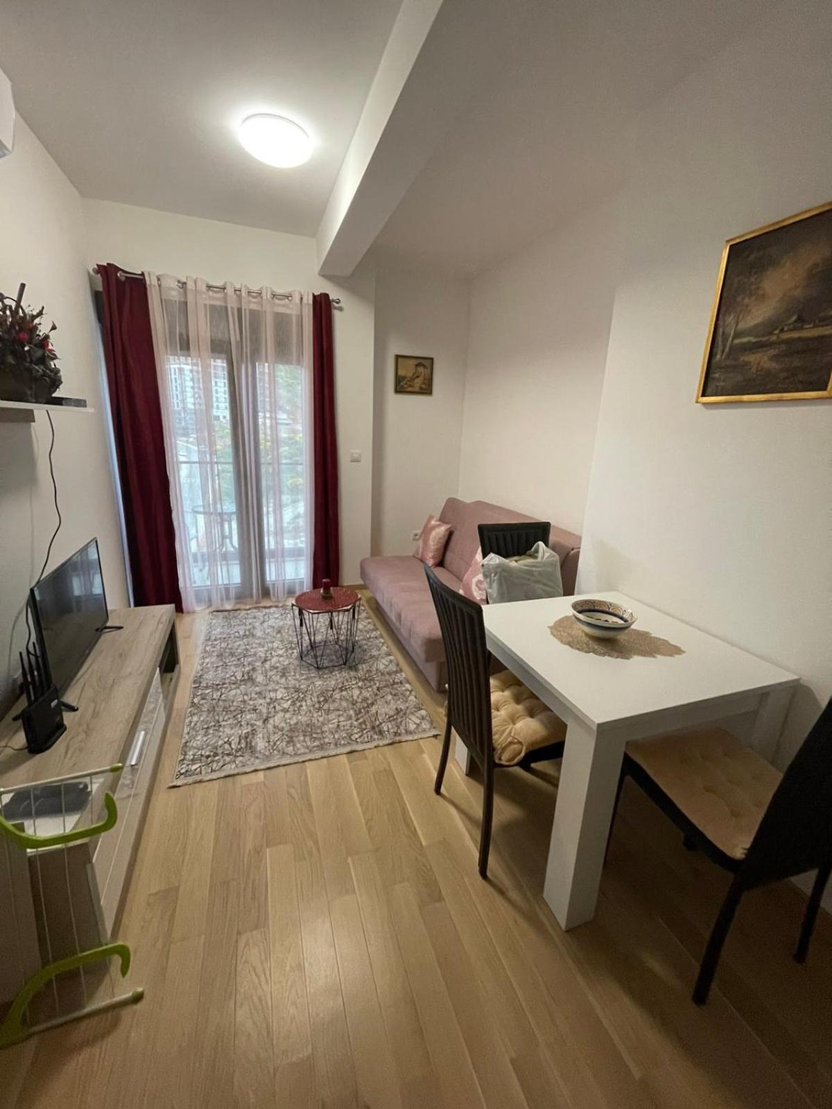 Ivona 1 Daire Rafailovici Dış mekan fotoğraf